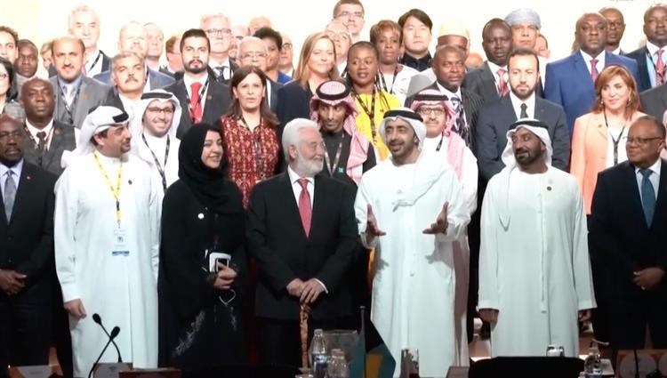 عبدالله بن زايد يحضر جانبا من اجتماع المشاركين الدوليين في إكسبو 2020 دبي
