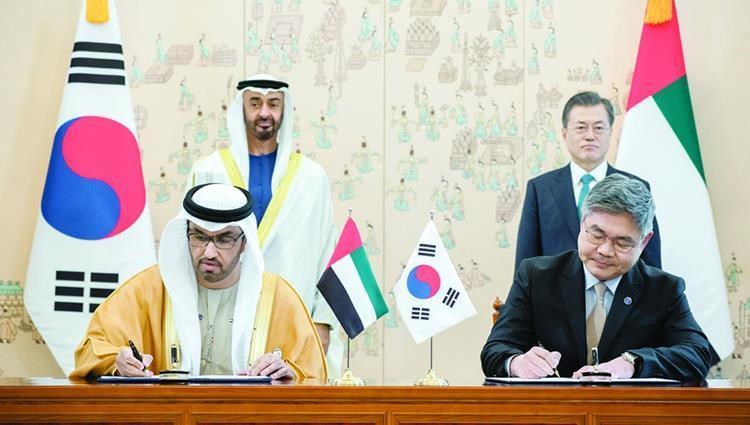 Mohammed bin Zayed and the Korean president witnessed the signing of Sultan Al Jaber and Ge Hyun-Ahn in the agreement to build the world's largest oil storage project (Photo by Ryan Carter, Rashid Al Mansouri)