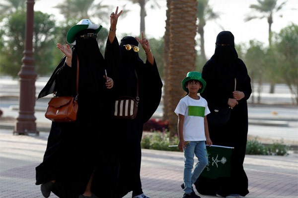 Image result for ‫المرأة السعودية الملاعب‬‎